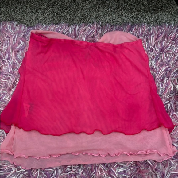 Pink ruffled crop top - Picture 2 of 2
